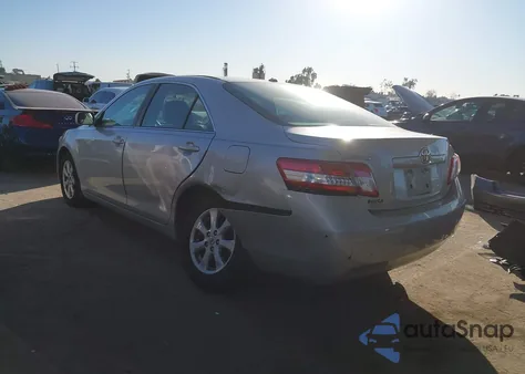 2011 Toyota Camry Le z USA, uszkodzony, nr VIN 4T1BF3EK7BU758864